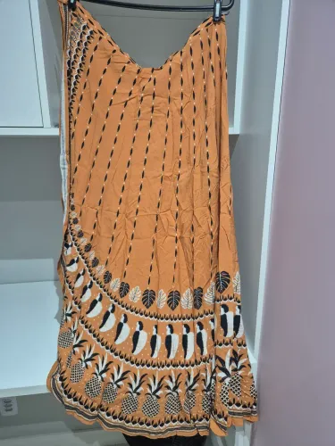 Vendo saia longa estampada com fenda 