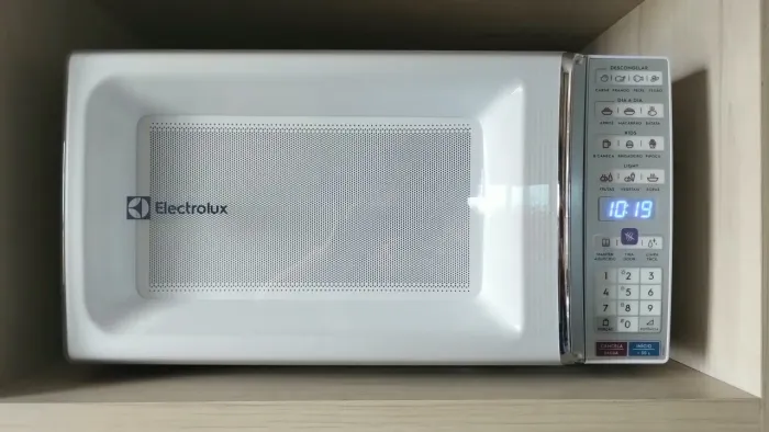 Micro-ondas Electrolux 34L - Menos de 1 ano de uso / Impecável!