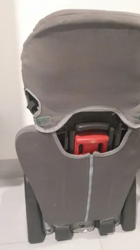Cadeirinha com assento até 36kg pra carro