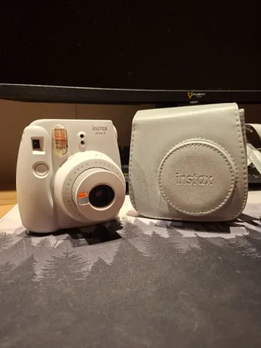 Câmera Polaroid Instax Mini 9 edição limitada 