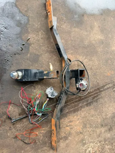 Engate removível BMW 320i 