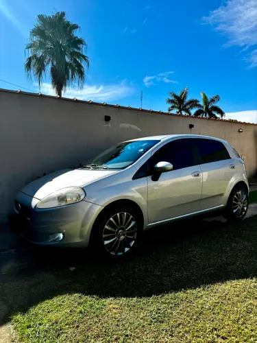 Fiat Punto Attractive 1.4 Fire Flex 8V 5P 2011