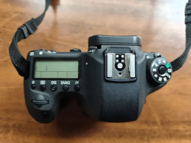 Canon EOS 6D Full Frame + lente 50mm