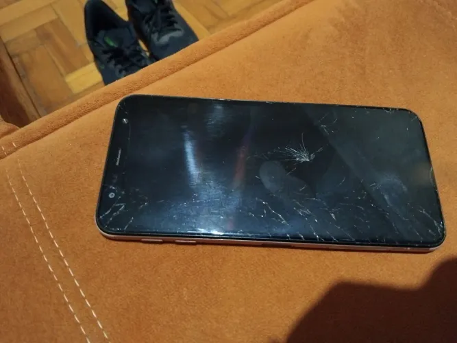 Celular Samsung J4 Core para conserto