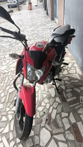 Moto muito conservado.