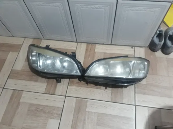 Farol zafira lado direito bom lado esquerdo restaurar engates 