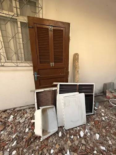 Apenas a PORTA DE SALA