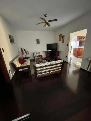 Casa à venda na região do Taquaral - Campinas