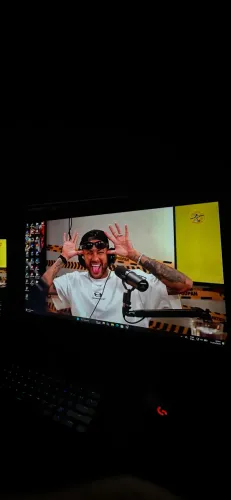 monitor Lg ultragear 27 polegadas,garantia de 1 ano  da lg,1 mes de uso.tem Caixa,Nf
