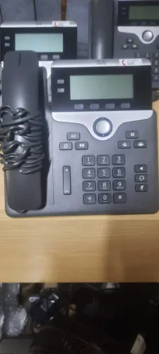 Telefones e Roteadores Cisco Lote
