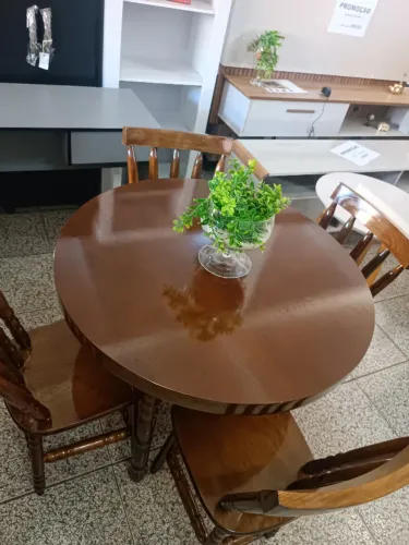 Mesa Redonda de Cozinha com 4 Cadeiras de Madeira na Promoção