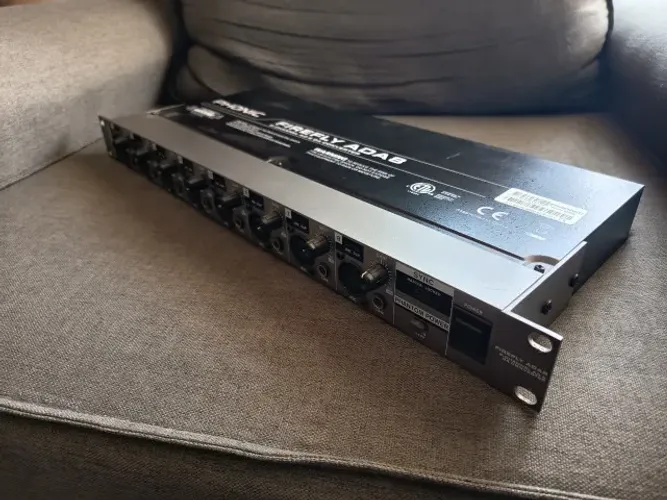 Pré Amplificador e conversor AD/DA Phonic Firefly ADA8