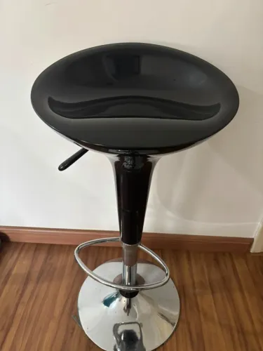 Banqueta Alta Giratória Preta
