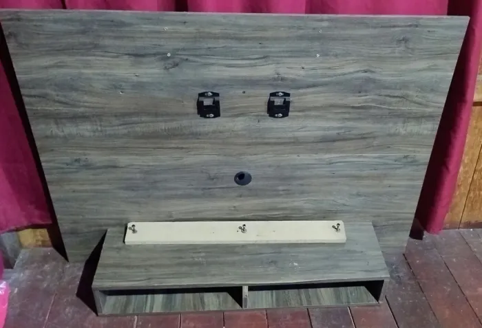 Vende-se painel de Tv 43 polegadas.