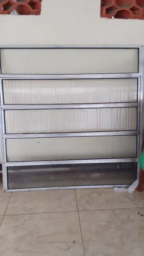Vendo basculante de alumínio 