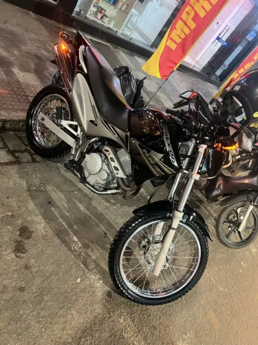 NX 400 FALCON ÚNICA NO BRASIL