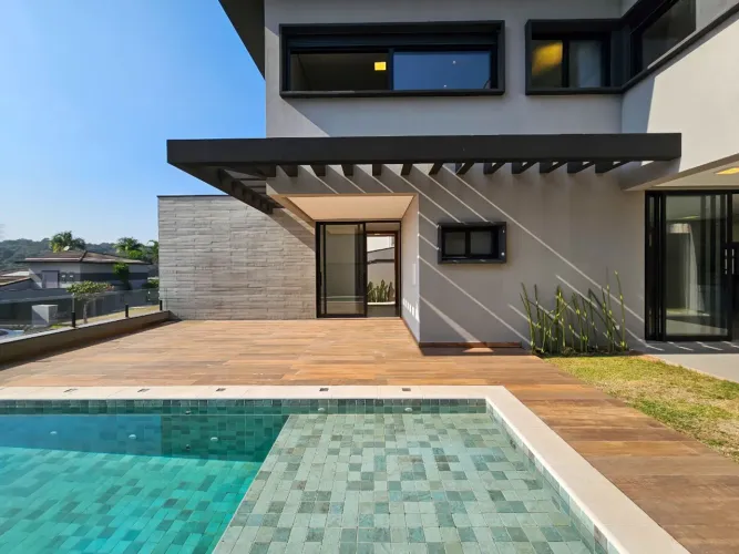 Casa em condomínio para venda em Alphaville com 4 quartos, sendo 4 suítes, 364m²