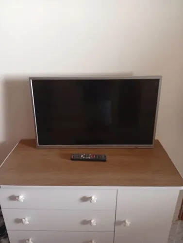 Tv semi nova