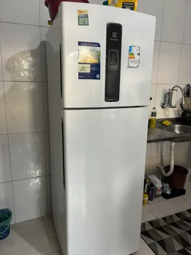 Geladeira Electrolux IF43 Frost Free Inverter 390L 110V