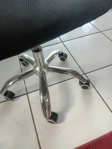 vendo uma cadeira seminova um mês de uso