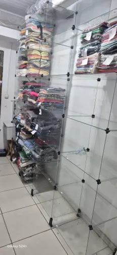 Estante de vidro modulado