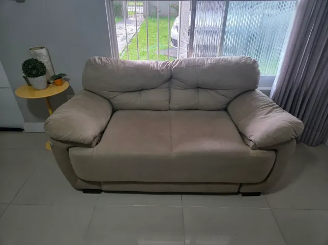 Sofá de 2 lugares Bege