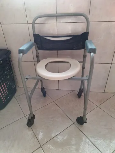 Cadeira de banho para idoso
