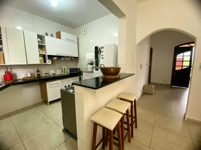 Venda-casa 3 quartos suíte e 1 barracão