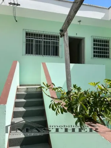 LINDA CASA COM 01 QUARTO, SALA, COZINHA