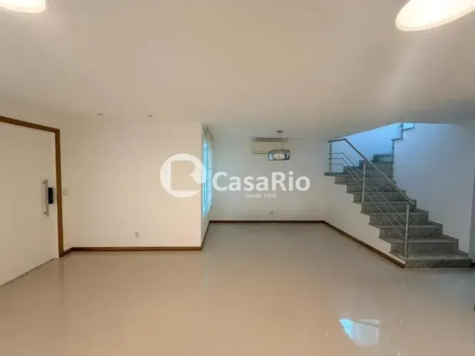 Anil | Casa 4 quartos, sendo 2 suites
