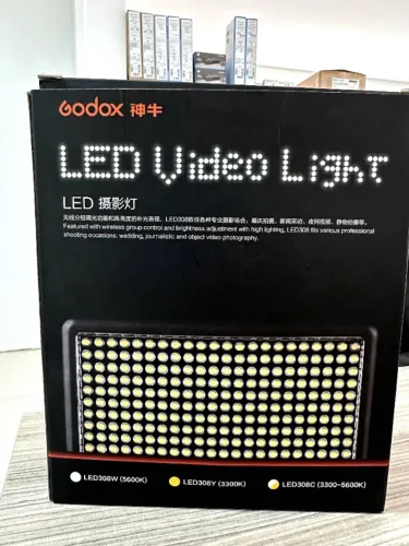 Iluminador LED Godox 308C Video Light - NOVO!