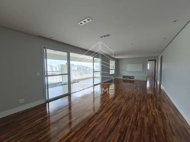 Apartamento no Condomínio Liv Barra Funda 162m2 com 3 vagas de garagem