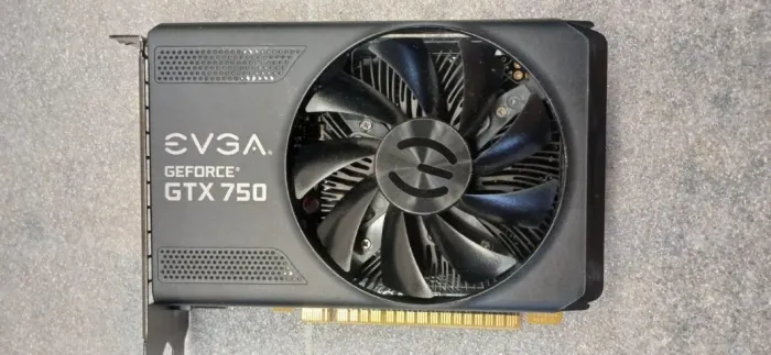 Nvidia EVGA GTX 750 1 Gb Excelente estado