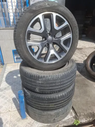 Jogo de Rodas jeep 18 + pneu valor pra sair 2.500 reias