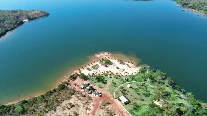 Chácaras em Condominio fechado Beira Lago