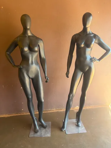 Manequins