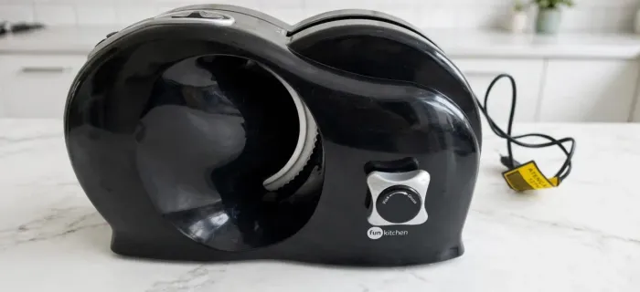 Fatiador de Frios Elétrico Fun Kitchen 892-BLK - 150W - Dobrável - 127V