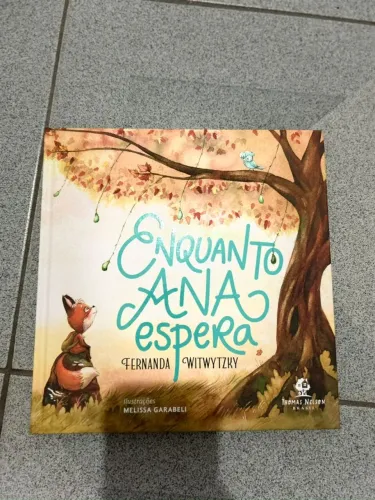 Livro Enquanto Ana espera