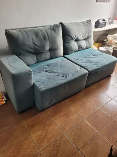 Sofá retrátil de veludo