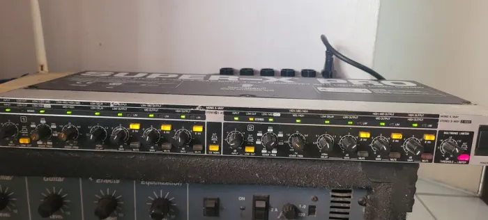 Crossover cx 3400 Behringer