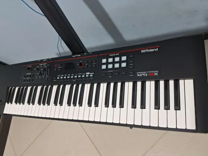 Teclado Roland Xps-10x Bk 61 Teclas Preto,