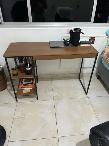 Escrivaninha 1,30