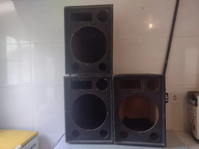 Caixas de Som pra auto falante 30