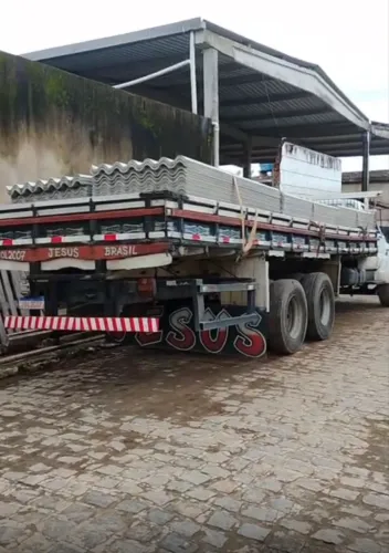 Carroceria de madeira 7,8m por 2,20 de truck