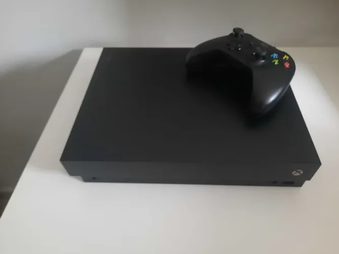 Xbox One X 1TB - Aceito cartão 