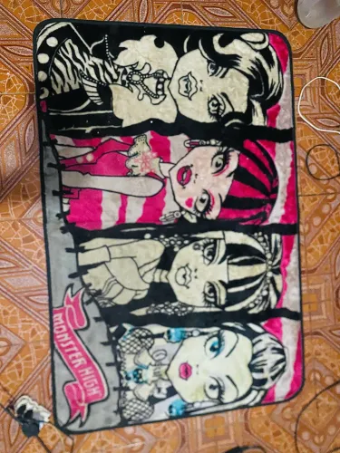 TAPETE MONSTER HIGH - 0,80 X 1,20