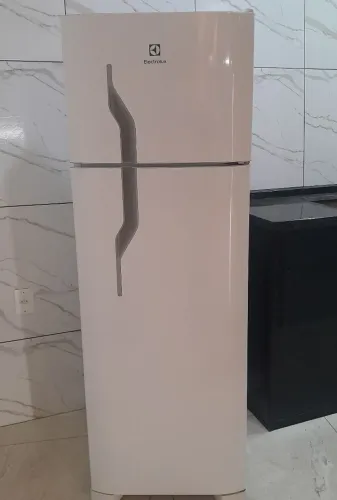 Geladeira Electrolux 260L (DC35A)