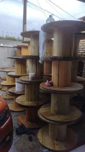 Bobinas de madeira pinho 50 de altura por 80 de circunferência novas 