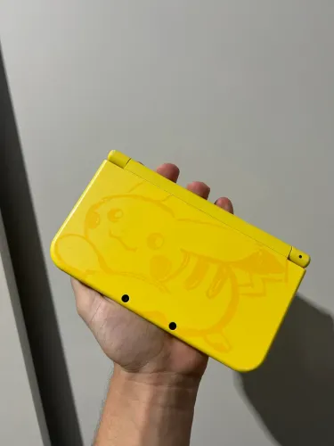 New Nintendo 3DS - Edição Especial Pikachu - Desbloqueado