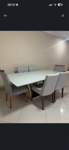 Mesa de Jantar c/ 6 cadeiras estofadas